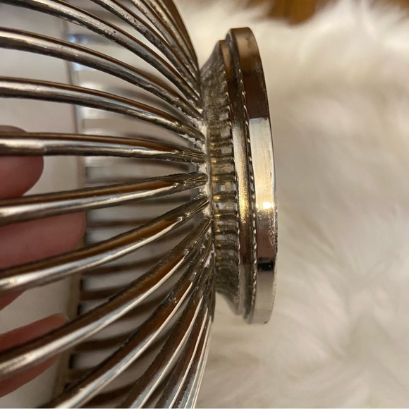 Vintage Silver plated wire fruit basket made in Hong Kong - Picture 7 of 13